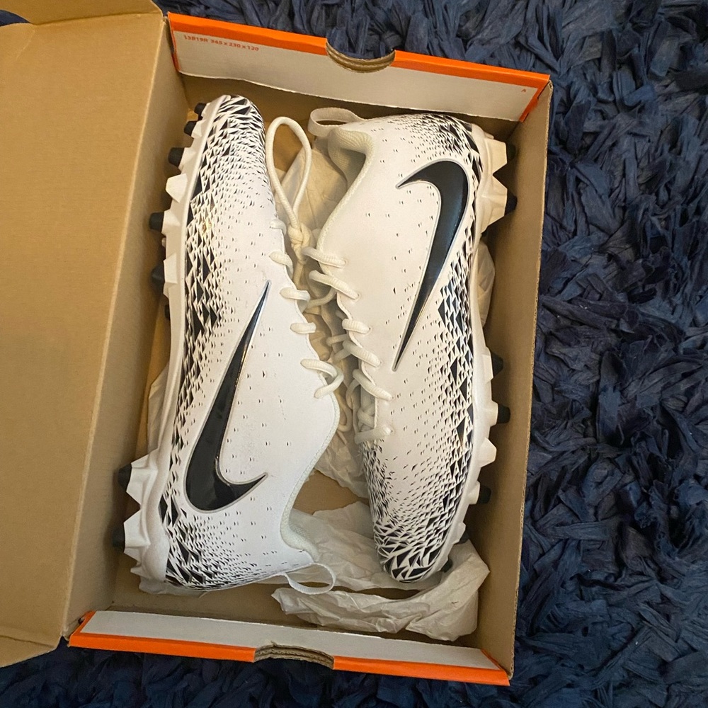 Nike Vapor Varsity Low Football Cleats